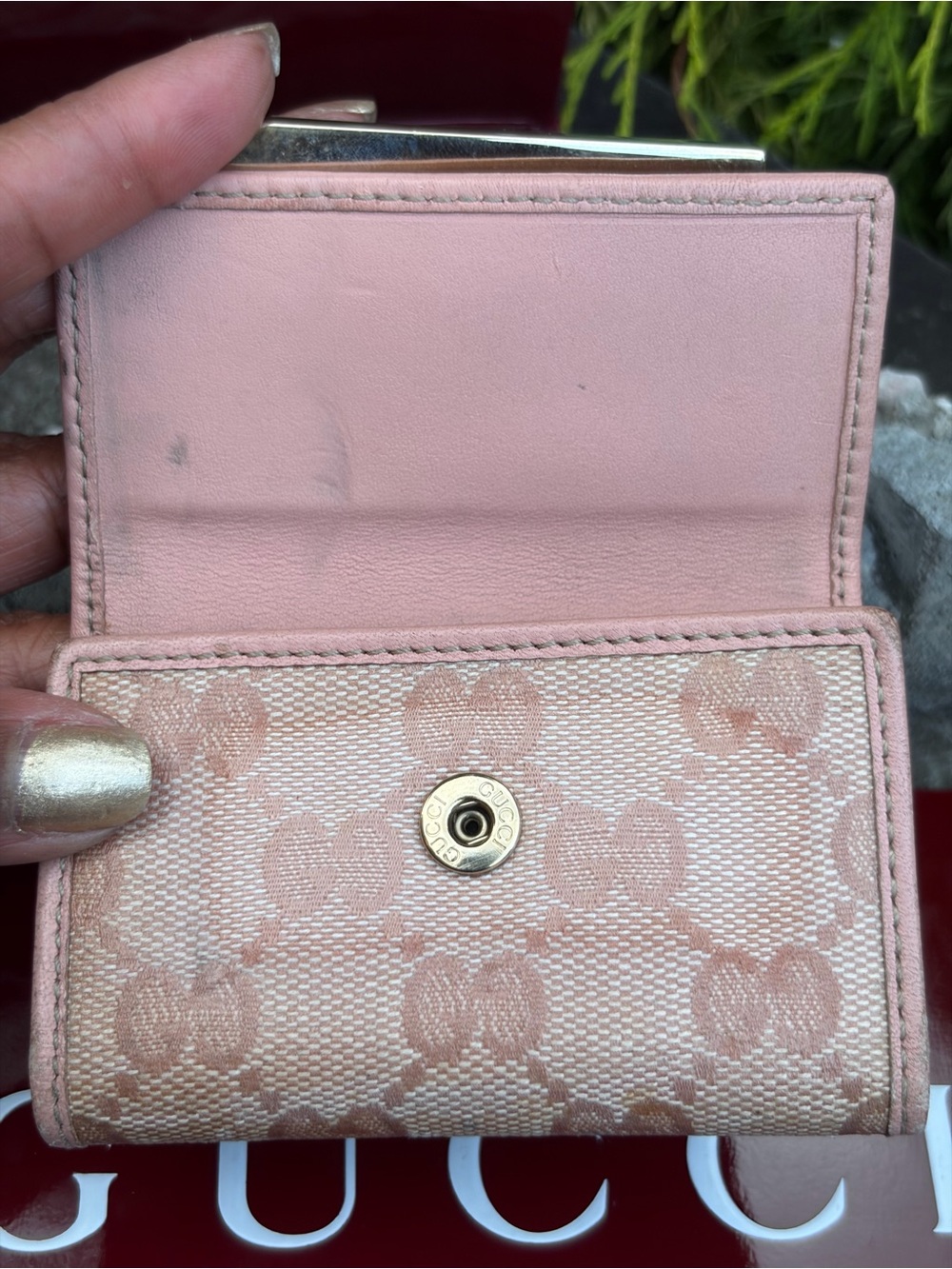 Gucci Pink GG Canvas Key Holder - Picture 5 of 10